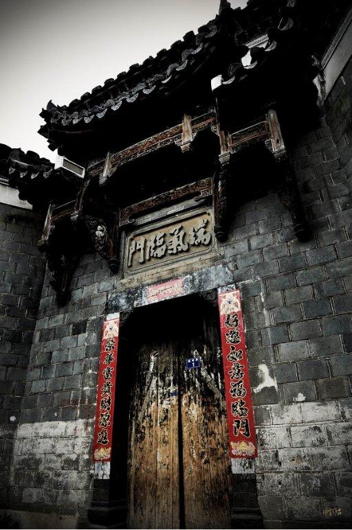 送朋友的毕业礼物对比他家经济情况感觉很廉价，怎么办？游戏画面